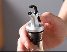 Load image into Gallery viewer, Oil and Vinegar Glass Bottles with Spout (250ml or 500ml)